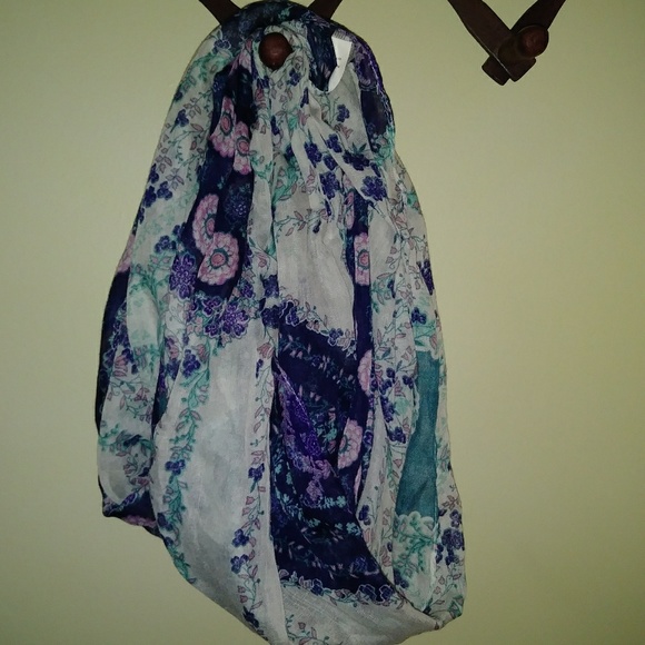 Scarf - Picture 1 of 1